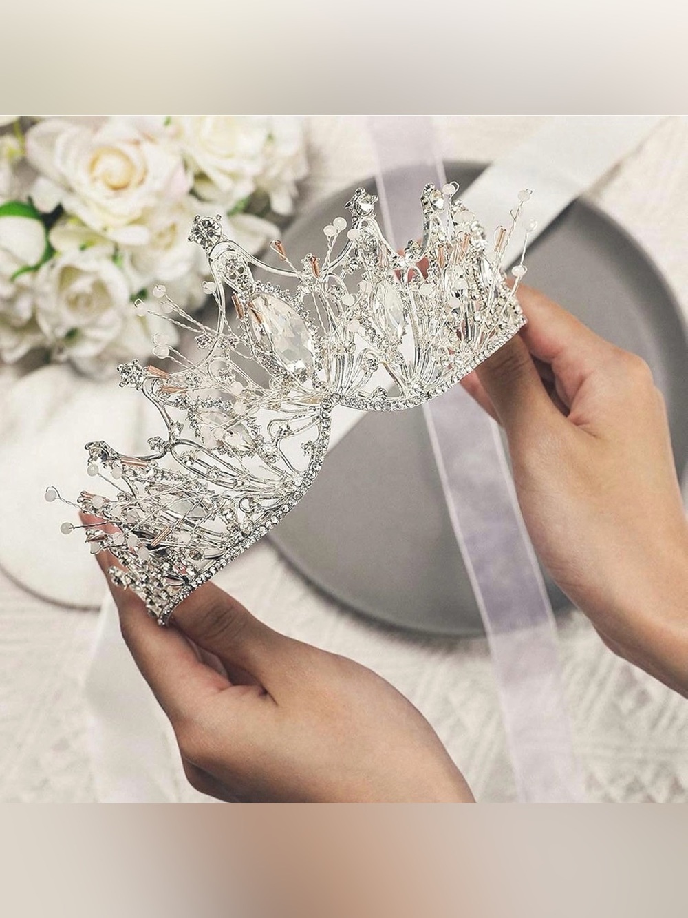 Silver tone Crystal Bridal/Pagent Tiara Crown - Elegant Sparkling Headpiece NWT - Picture 7 of 9
